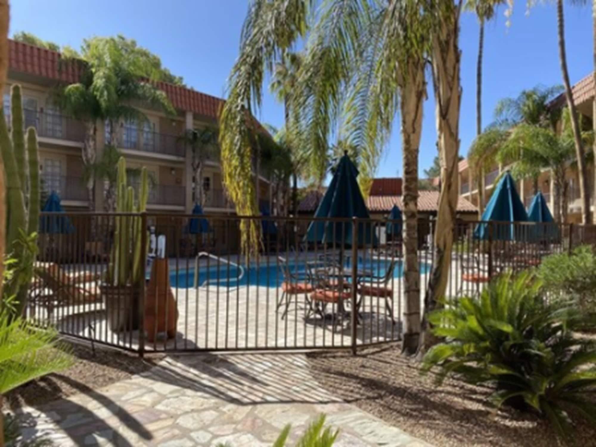 Doubletree Suites By Hilton Tucson-Williams Center Exterior photo